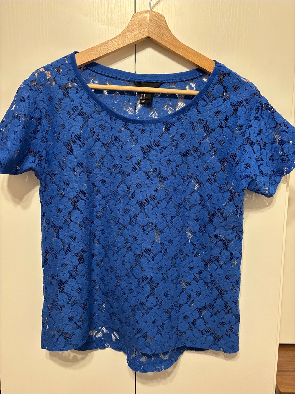 H&M Royal Blue Floral Lace Short Sleeve Top